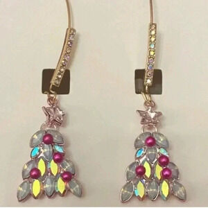 NWT Betsy Johnson Christmas  Tree Dangle Earrings